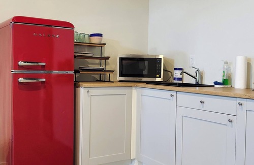 Elloree Apartment | Modern apartment overlooking historic downtown Elloree, SC.