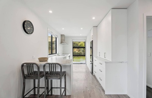 Lower Shotover Apartment | Modern Apartment with Coronet & Remarkables views