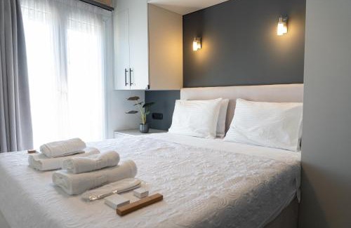 Vardaris Apartment | Modern Apartment with Large Balcony & City Views Central Thessaloniki