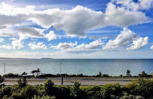 Penmaenmawr Apartment | Modern apartment with breathtaking sea views