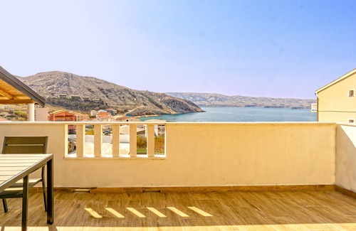 Metajna Apartment | Modern apartment with sea view
