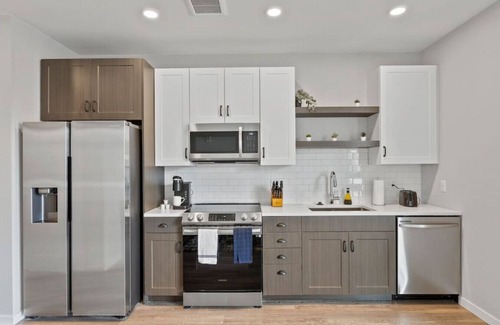 Baker Apartment | Modern Apt Near Denver Health