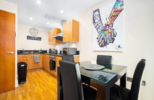 Theatreland Birmingham Apartment | Modern Arcadian Center Apartment By Azura Nights