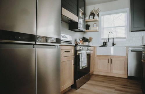 Lincoln House | Modern Boho 3Bdrm 2Ba Retreat 10min from the action of Downtown Lincoln