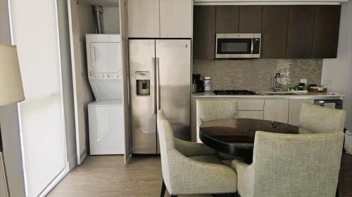 Palms Apartment | Modern Boutique Living in Culver City