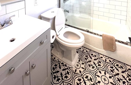 Redwood City Cottage | Modern & Bright Cottage Walkable to Cafes and Shops