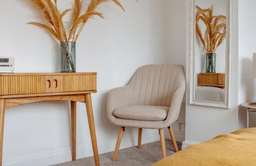 Chapeltown Apartment | Modern Bright Spacious Home