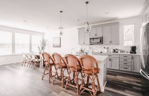 Landen House | Modern, Build - Loveland Luxury Oasis by Trails, I-71