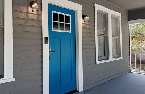 North Hyde Park House | Modern Bungalow w/ King Bed*Pets*Extended Stay--Heart of Tampa
