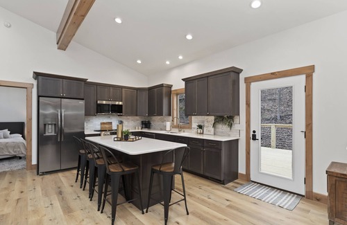 James Creek Cabin | Modern Cabin at Raystown Lake