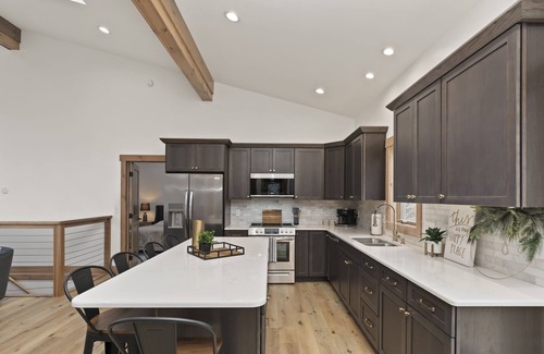 James Creek Cabin | Modern Cabin at Raystown Lake