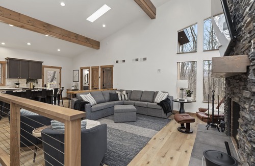 James Creek Cabin | Modern Cabin at Raystown Lake