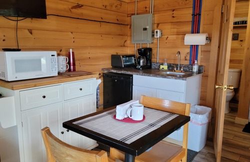 East Corinth Cabin | Modern cabin for snowmobiling and getaway situated in middle Maine.
