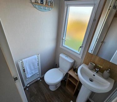 Camber House | Modern Caravan - Park Dean-Camber Sands - sleeps 6- ENTERTAINMENT PASSES NOT INCLUDED
