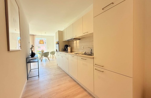 Unteruhldingen Apartment | Modern Carpe Diem suite with covered terrace near the lake and beach in Uhlding