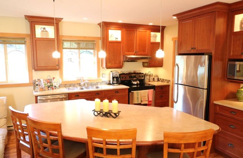 Mill Bay House | Modern Carriage House on 5 Wooded Acres