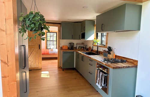 Goshen Ski Chalet | Modern Chalet by Mt. Sunapee with Spa