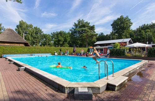 Otterlo Ski Chalet | Modern chalet near De Veluwe National Park