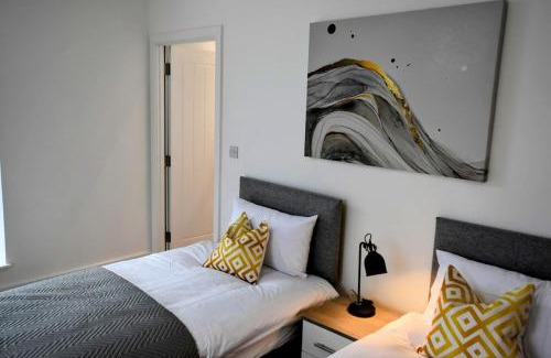 Colwyn Bay Apartment | Modern Chapel Stay at Trinity