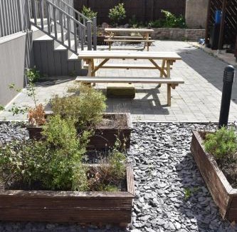 Colwyn Bay Apartment | Modern Chapel Stay at Trinity