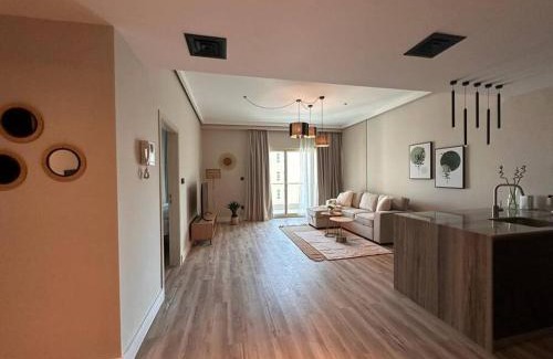 The Greens Apartment | Modern-Chic 1BR in The Greens - Central Dubai