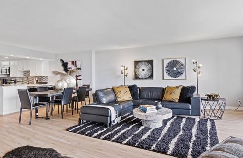 Venice Condo | Modern, Chic Marina Retreat w/Gorgeous City Views | Office Space w/Wifi