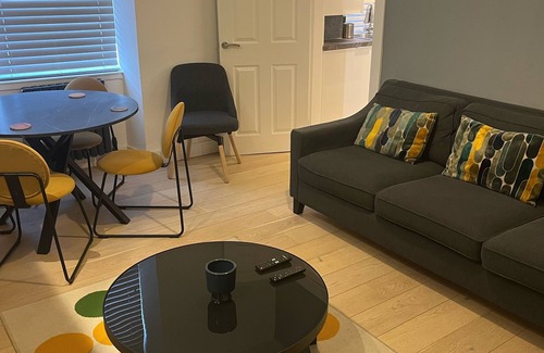 Leith Apartment | Modern city central property in Edinburgh