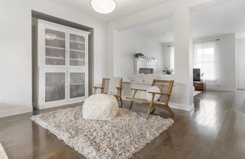 Langley House | MODERN CLEAN HOME IN HISTORICAL FORT LANGLEY