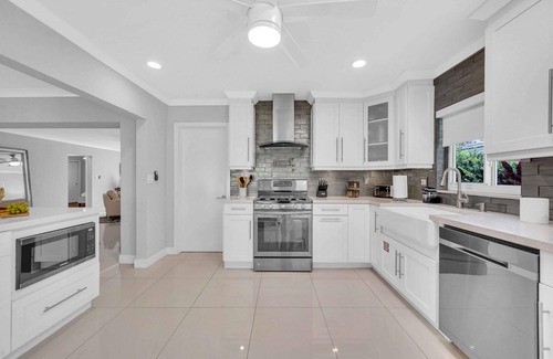 Bel Air House | Modern Coastal Style Walk To Beach Heated Pool Tranquility Ocean Mist Key Resldences