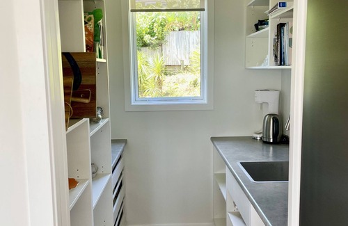 Manly House | Modern Coastal Family Home in Stanmore Bay!