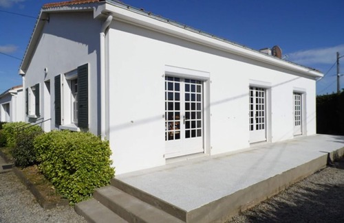 LʼAiguillon-sur-Mer House | Modern Comfort: 3-Bedroom House in L'Aiguillon Sur Mer