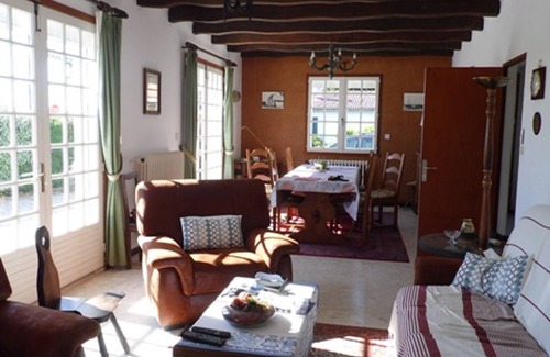 LʼAiguillon-sur-Mer House | Modern Comfort: 3-Bedroom House in L'Aiguillon Sur Mer