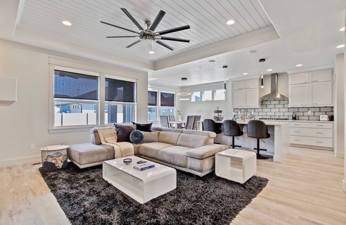 Nampa House | Modern Comfort Abode | Nampa ID