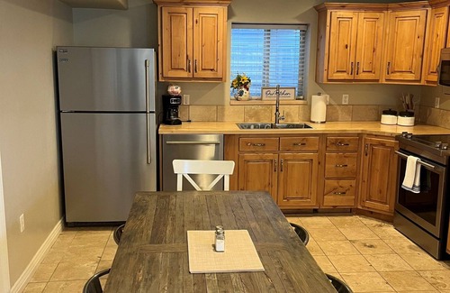 Highland House | Modern Comfort Meets Mountain Views – Waffles Too!