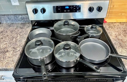 Downtown Des Moines Apartment | Modern Comfort Meets Affordable Luxury – Your Perfect Stay Awaits!