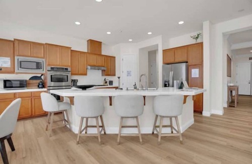 Brentwood House | Modern Comfort: Rose Garden Edition