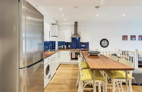 The Lane Apartment | Modern Comfort Two Bedroom Gem on the Rye