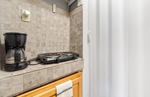 North Lauderdale Apartment | Modern comfortable close to the beach/airport