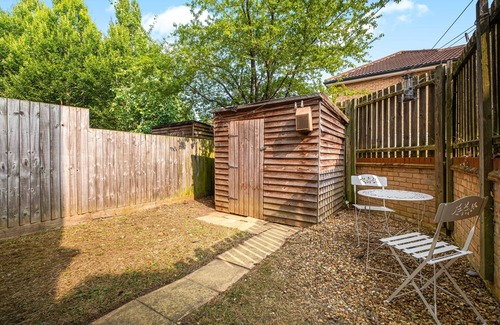 Milton Keynes House | Modern & comfortable 4 bed house