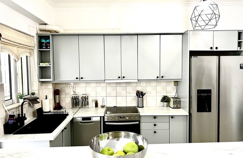 Aigio Condo | Modern condo with garage near the square and beach