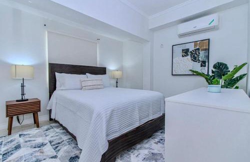 New Kingston Apartment | Modern Condo with Pool New Kingston