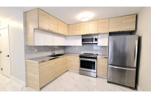 Surrey Apartment | Modern, contemporary 2 Bedrooms, private suite