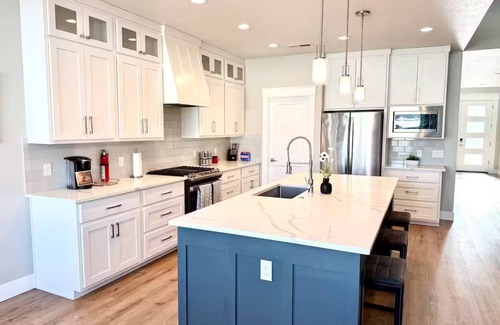 Southwest Ada County Alliance House | Modern & Conveniently located spacious 4-bedroom house in Boise/Meridian area