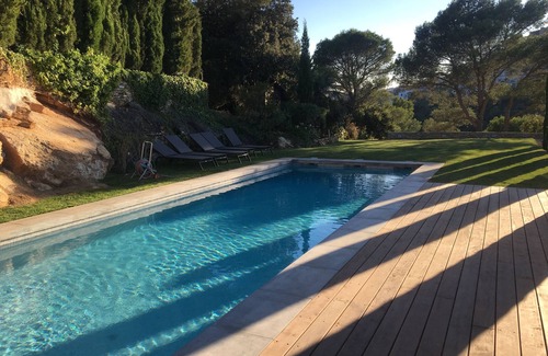 Begur Villa | Modern cosy villa near beaches and village of Begur. Calm and green surrounding