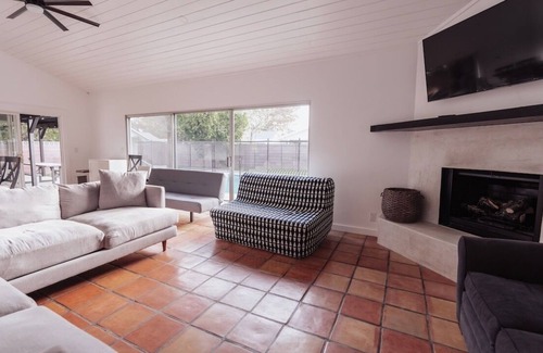 Canoga Park House | Modern Cottage Home Away from Home