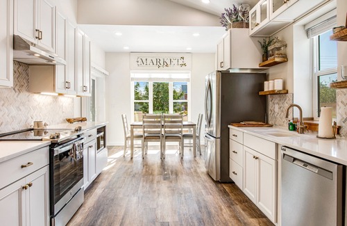 Long Beach House | Modern cottage with covered deck, grill & fireplace - walk to beach/bars/dining