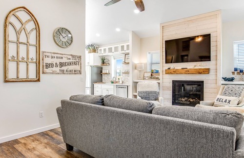 Long Beach House | Modern cottage with covered deck, grill & fireplace - walk to beach/bars/dining