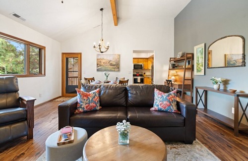 Flagstaff Condo | *Modern Country Club Condo*A/C*Back Deck*Xbox*Pet friendly*