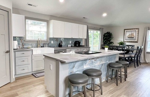 Belle Mina House | Modern Country Retreat 4BR/3BA Fire Pit Fame Room