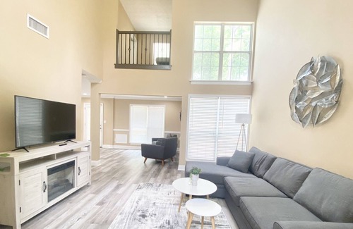 Lawrenceville House | đModern Cozy 3 BR/2.5 Baths Convenient Location - Corporate Housing Welcome!